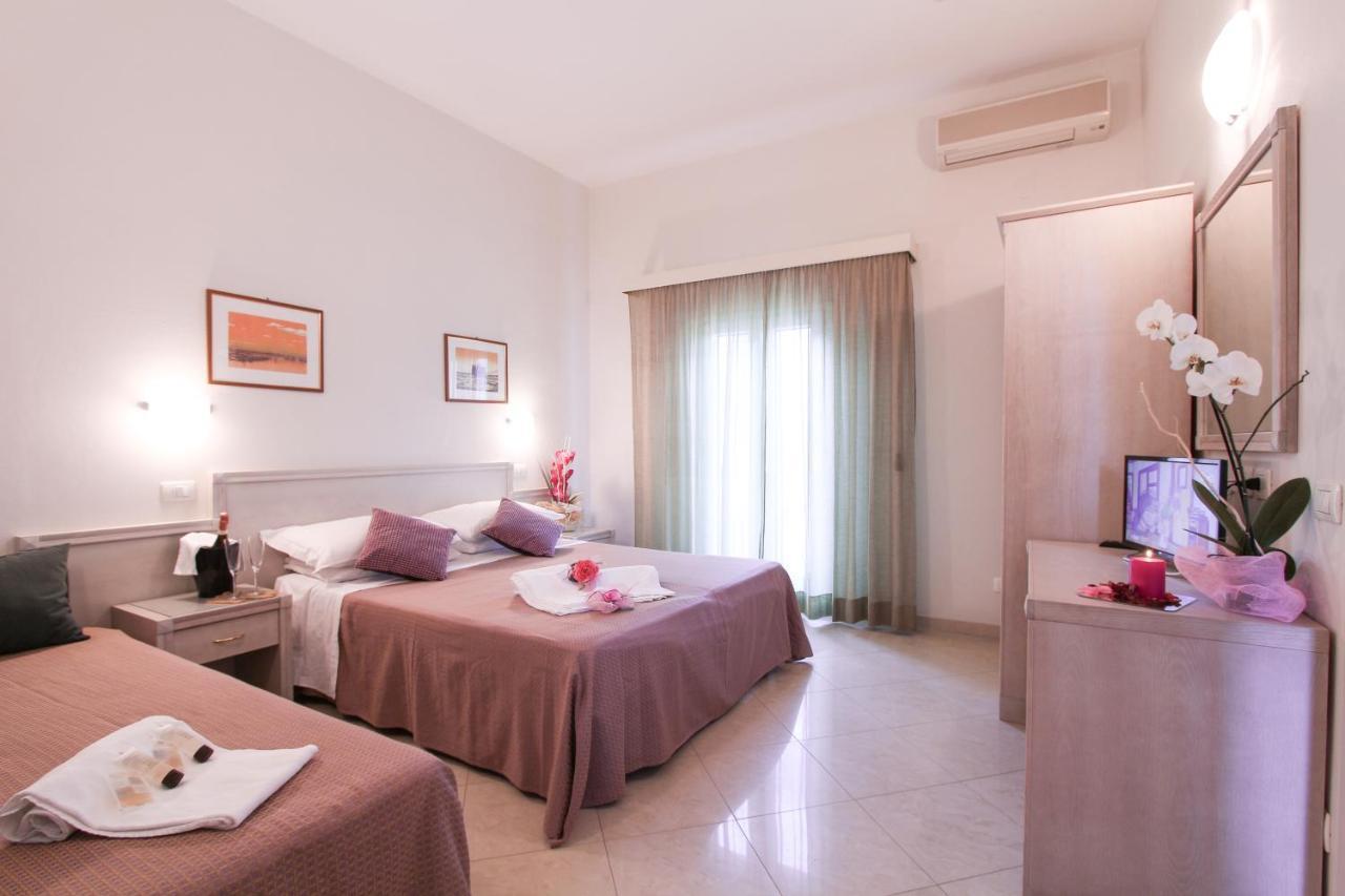 Hotel Villa Sole Resort بيلاريا-إيجيا مارينا المظهر الخارجي الصورة
