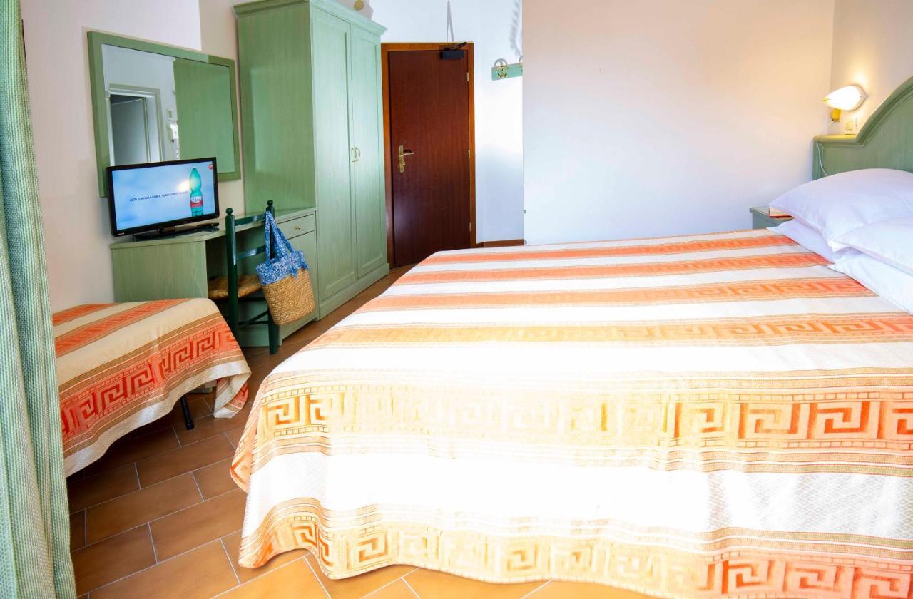 Hotel Villa Sole Resort بيلاريا-إيجيا مارينا المظهر الخارجي الصورة