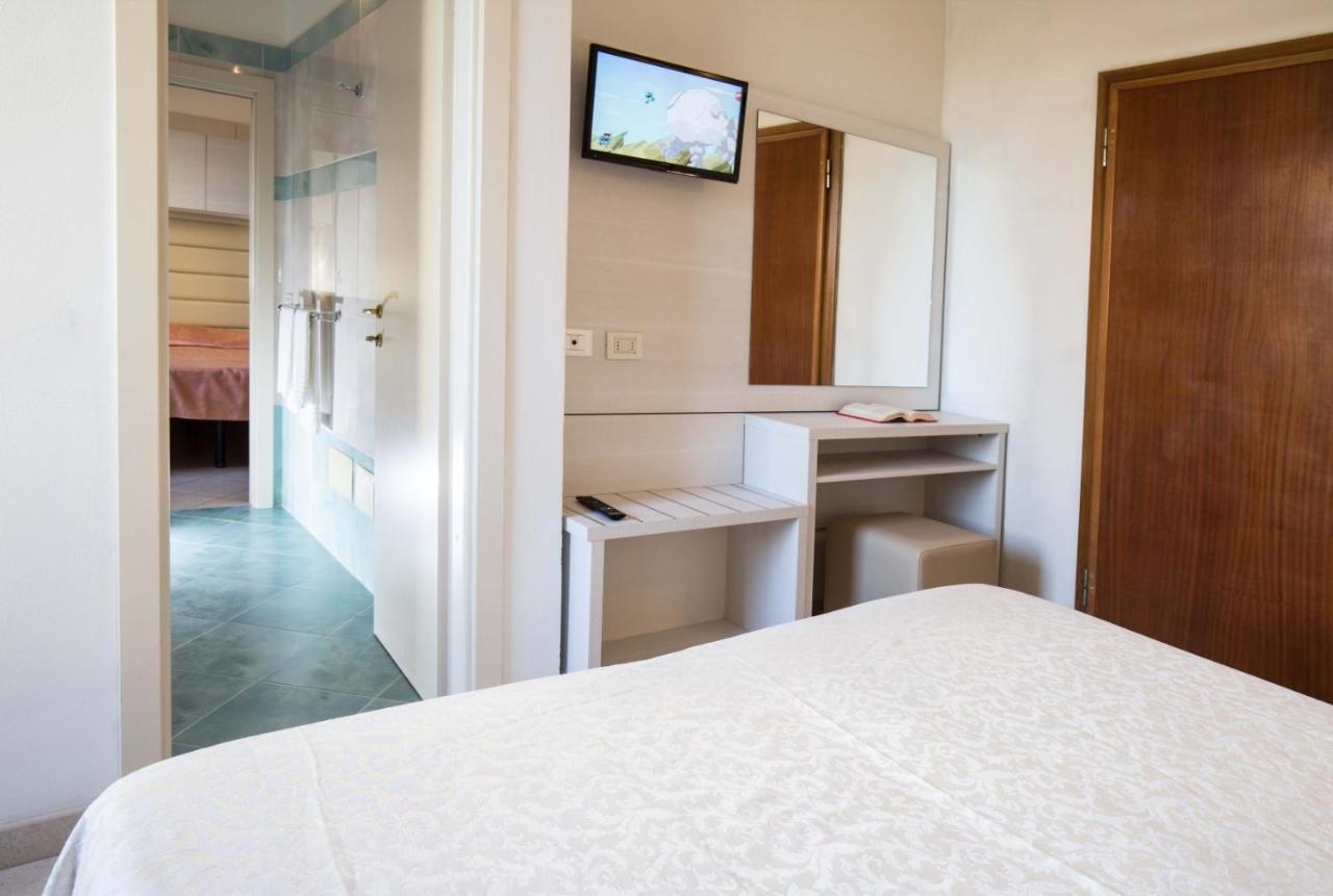 Hotel Villa Sole Resort بيلاريا-إيجيا مارينا المظهر الخارجي الصورة